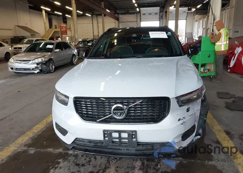 2021 Volvo Xc40 T5 R-Design из США, поврежденный, VIN YV4162UM9M2608943